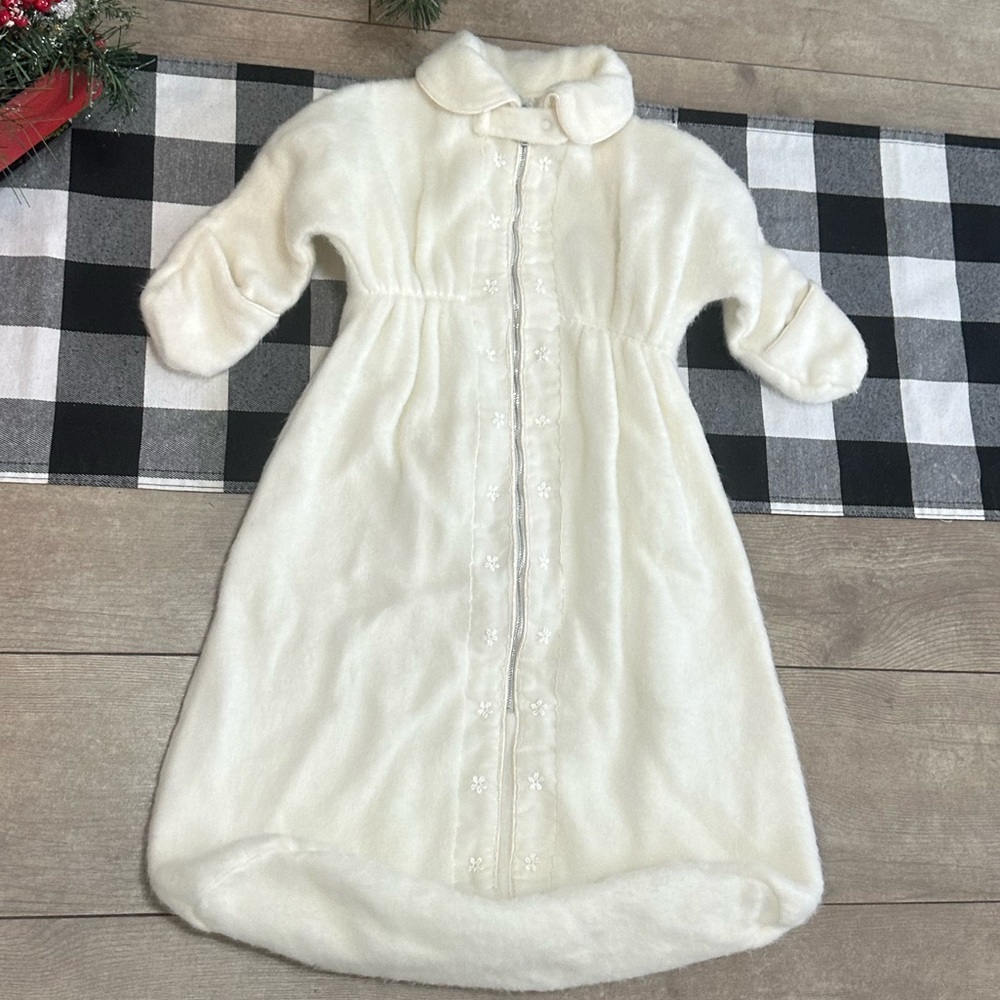 Vtg 1950s White Embroidered Bunting Sack Baby Girl Mun-Robe by Walter J. Murro - Picture 7 of 16